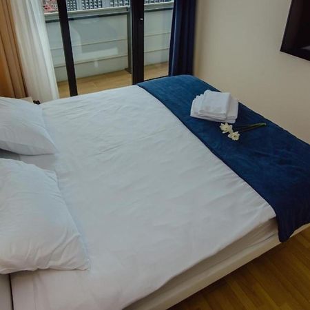 Orbi City Twin Towers Apartment Batumi Bagian luar foto