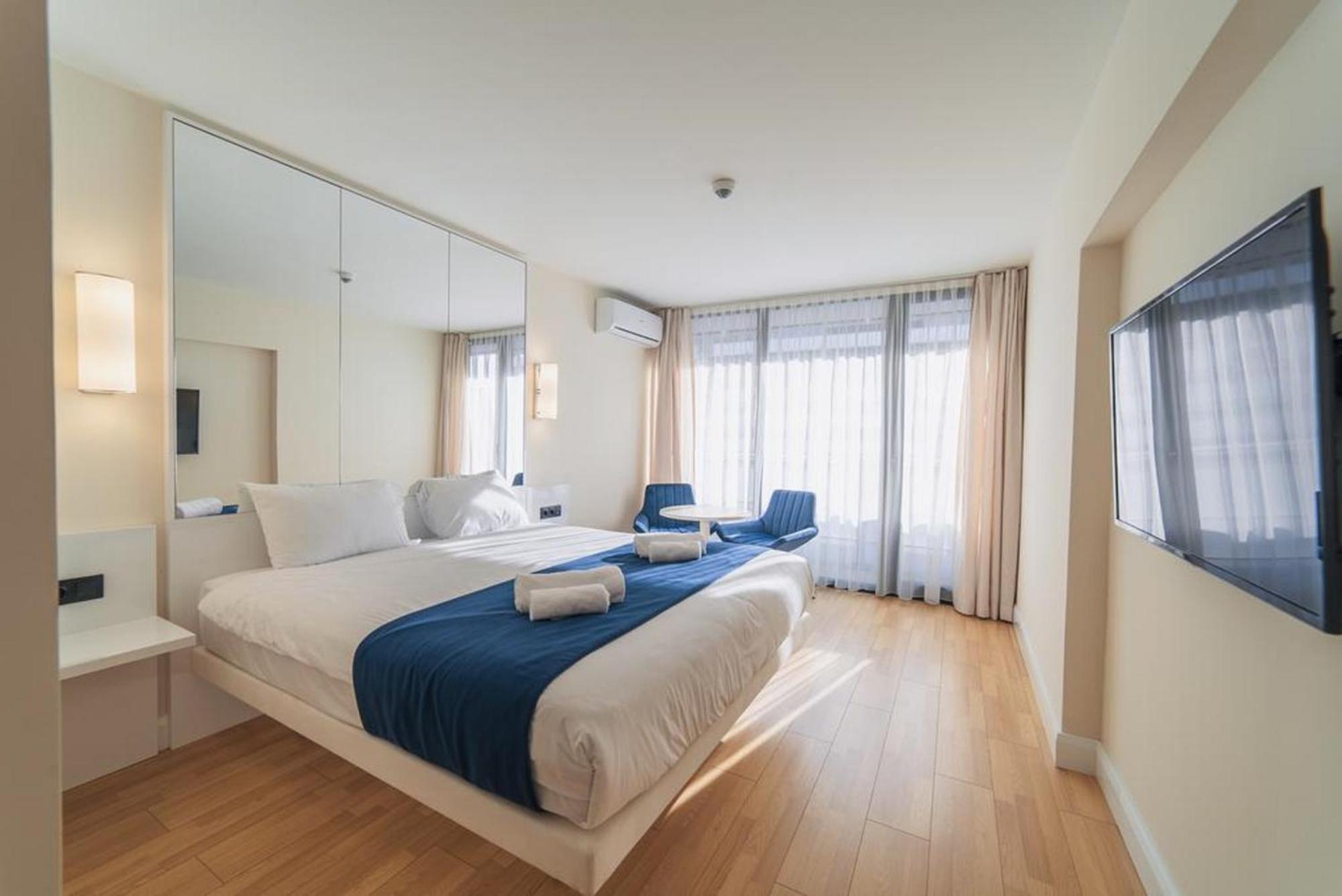 Orbi City Twin Towers Apartment Batumi Bagian luar foto