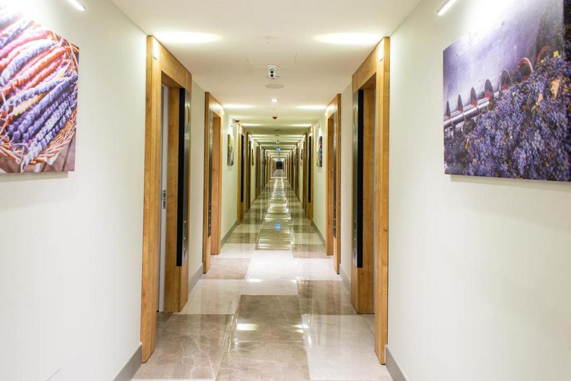 Orbi City Twin Towers Apartment Batumi Bagian luar foto