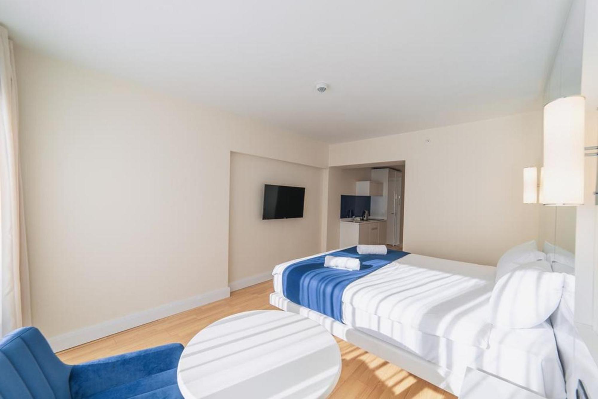 Orbi City Twin Towers Apartment Batumi Bagian luar foto