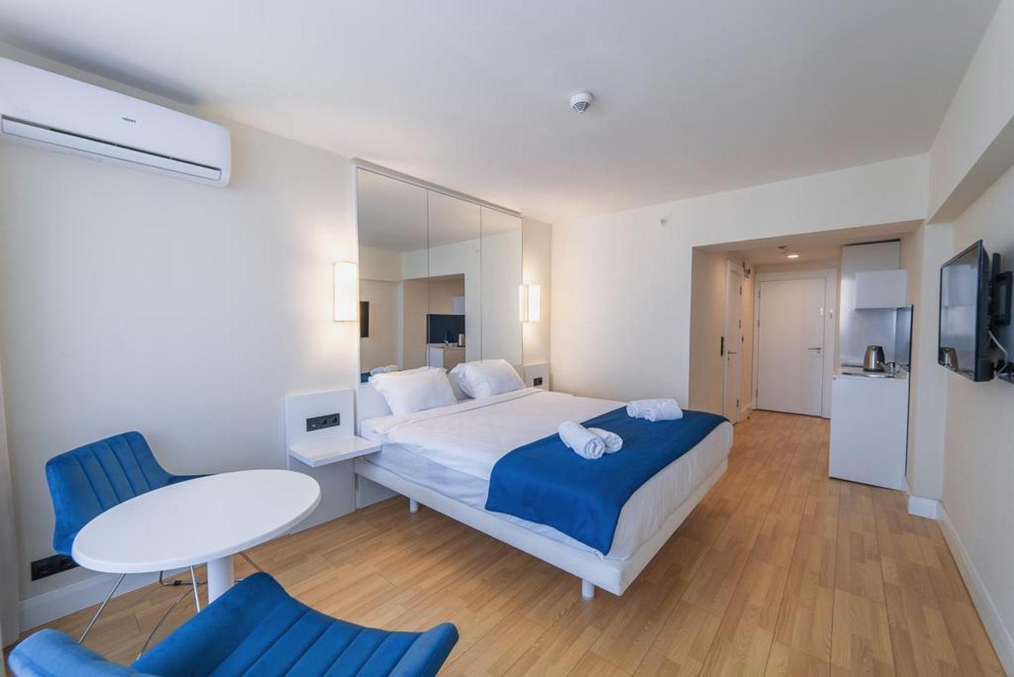 Orbi City Twin Towers Apartment Batumi Bagian luar foto