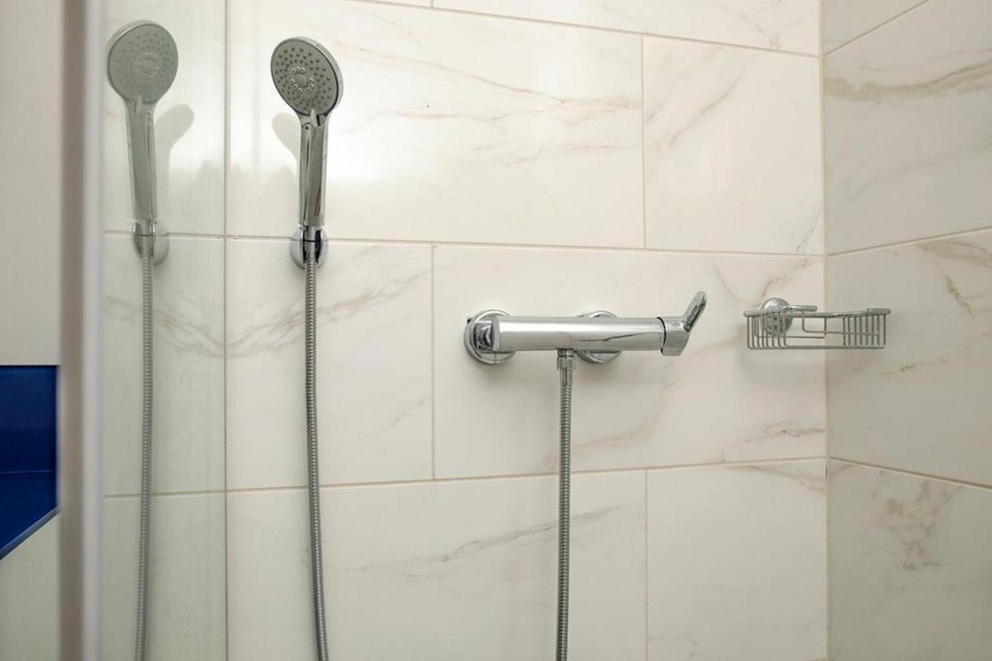 Orbi City Twin Towers Apartment Batumi Bagian luar foto